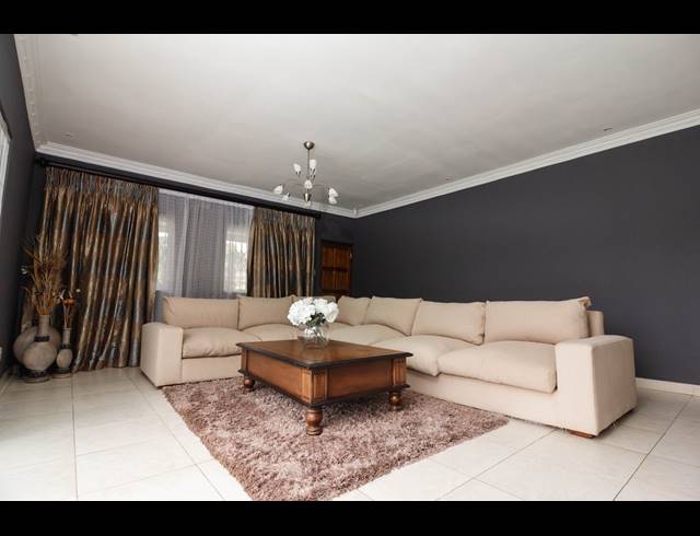 6 BEDROOM FREESTANDING FOR SALE IN ESCOMBE